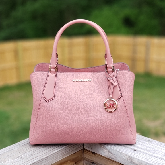 Michael Kors Handbags - ⚠️LAST 1⚠️Michael Kors Kimberly Large Satchel Pink